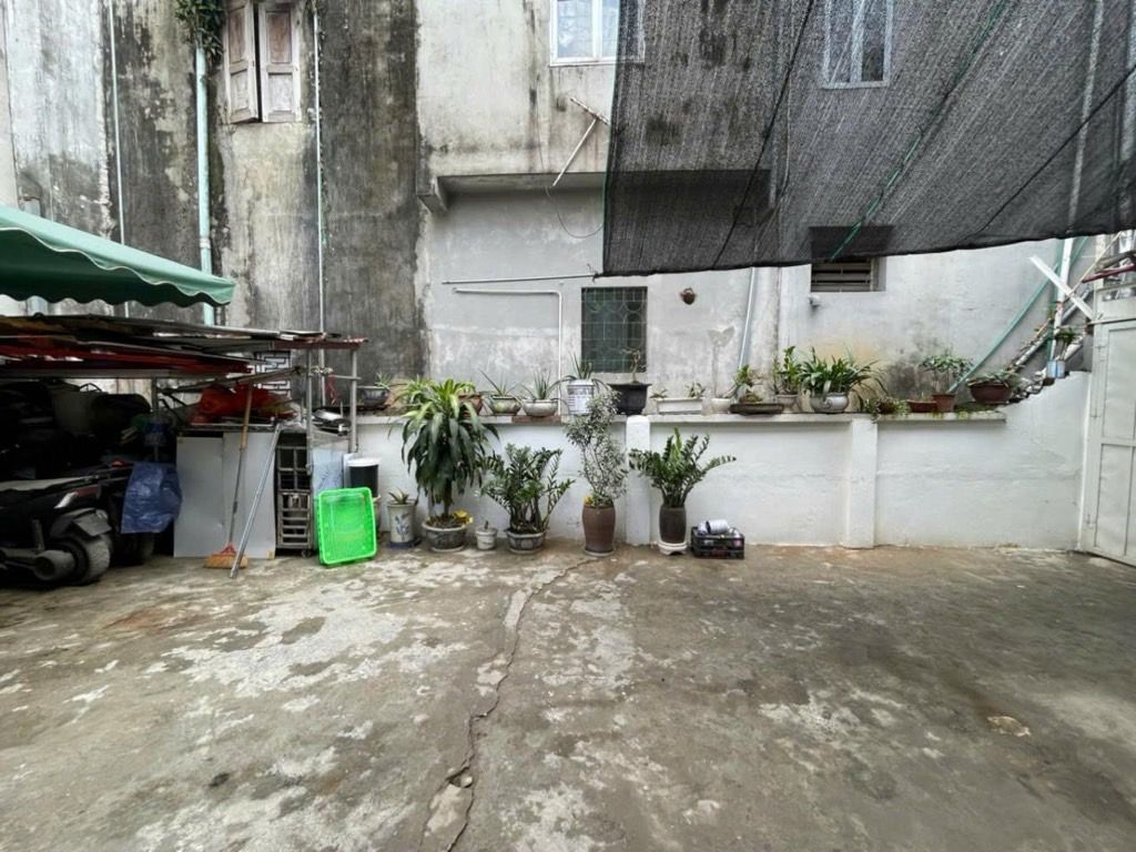 Bán nhà Tân Mai - diện tích 41.5m2 2 tầng - mặt tiền khủng - giá 14 tỷ