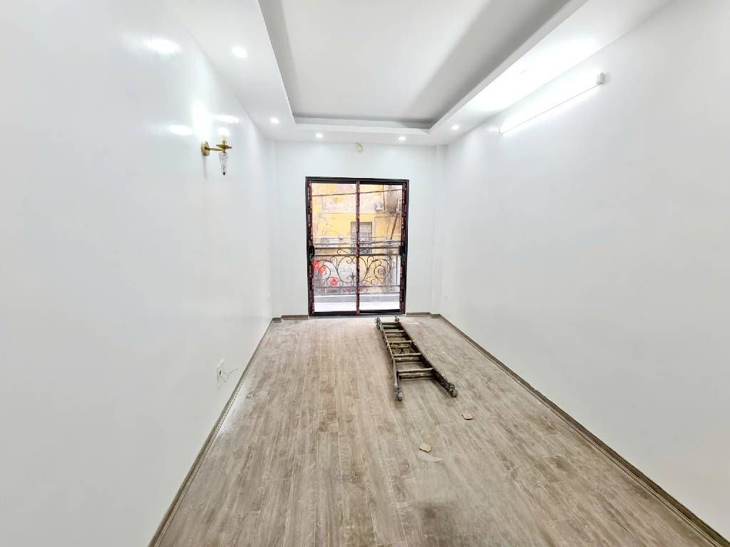 Bán nhà Đại La - diện tích 47m2 5 tầng - Ô TÔ - giá 13,8 tỷ