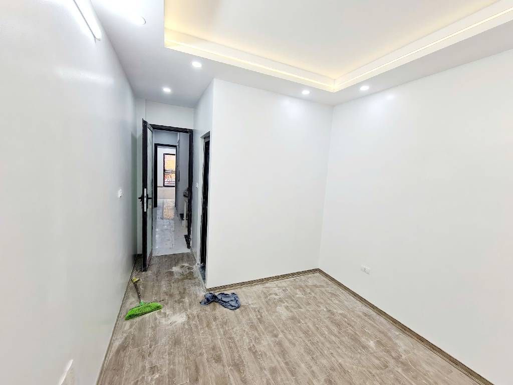 Bán nhà Đại La - diện tích 47m2 5 tầng - Ô TÔ - giá 13,8 tỷ