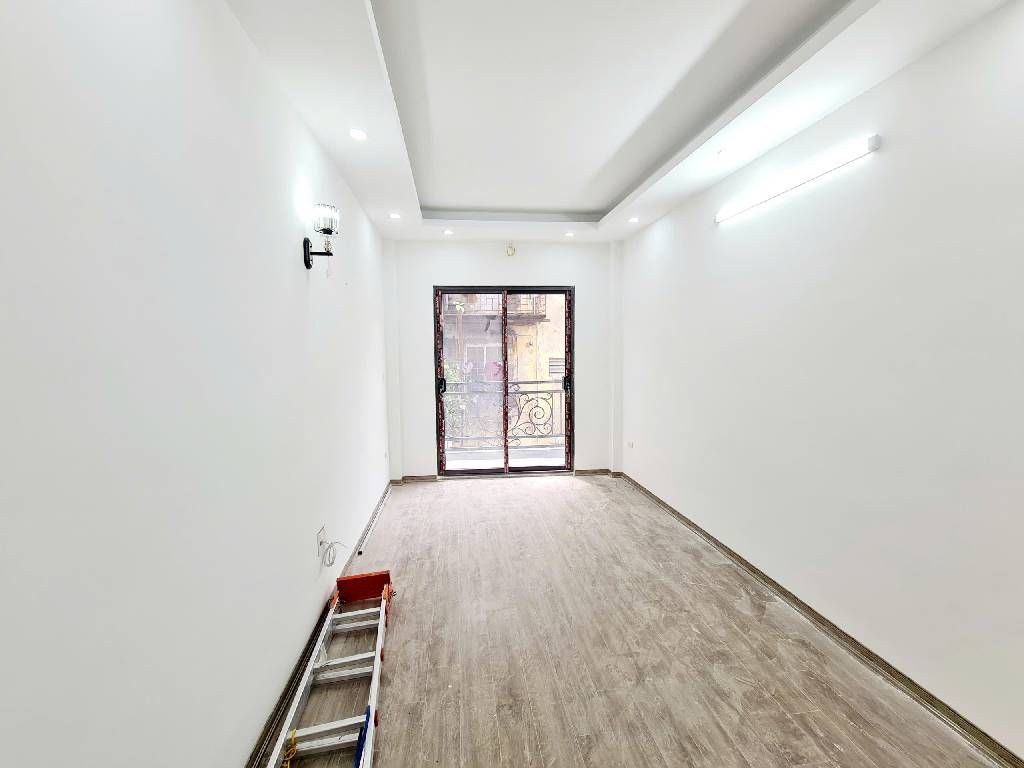 Bán nhà Đại La - diện tích 47m2 5 tầng - Ô TÔ - giá 13,8 tỷ