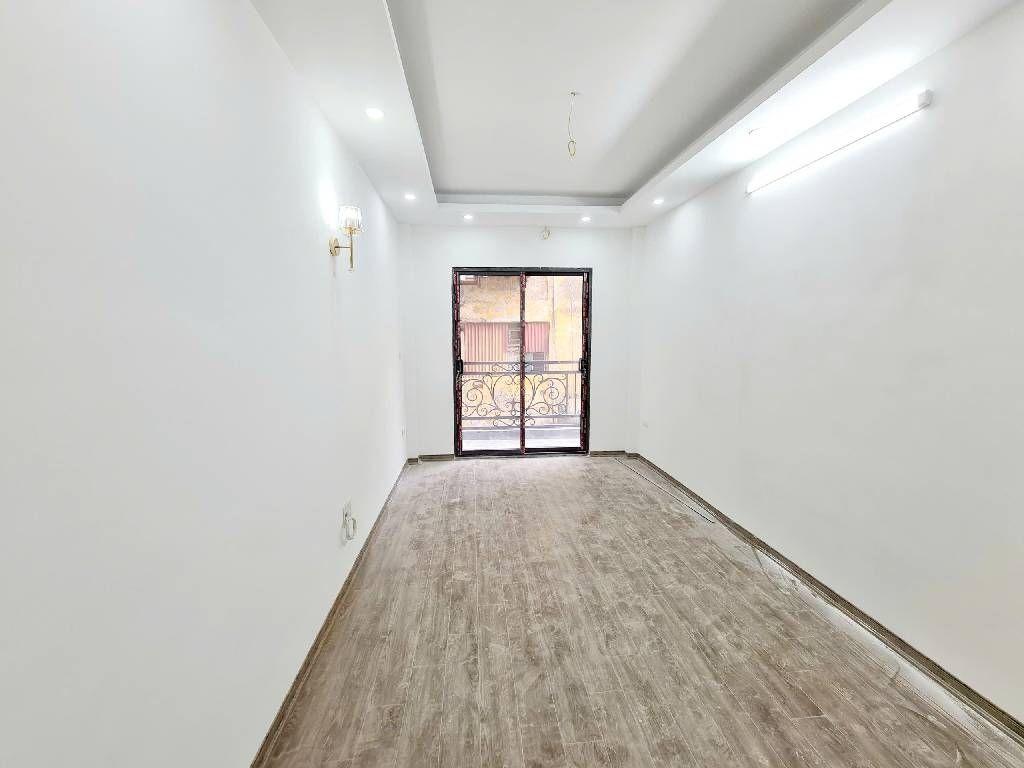 Bán nhà Đại La - diện tích 47m2 5 tầng - Ô TÔ - giá 13,8 tỷ