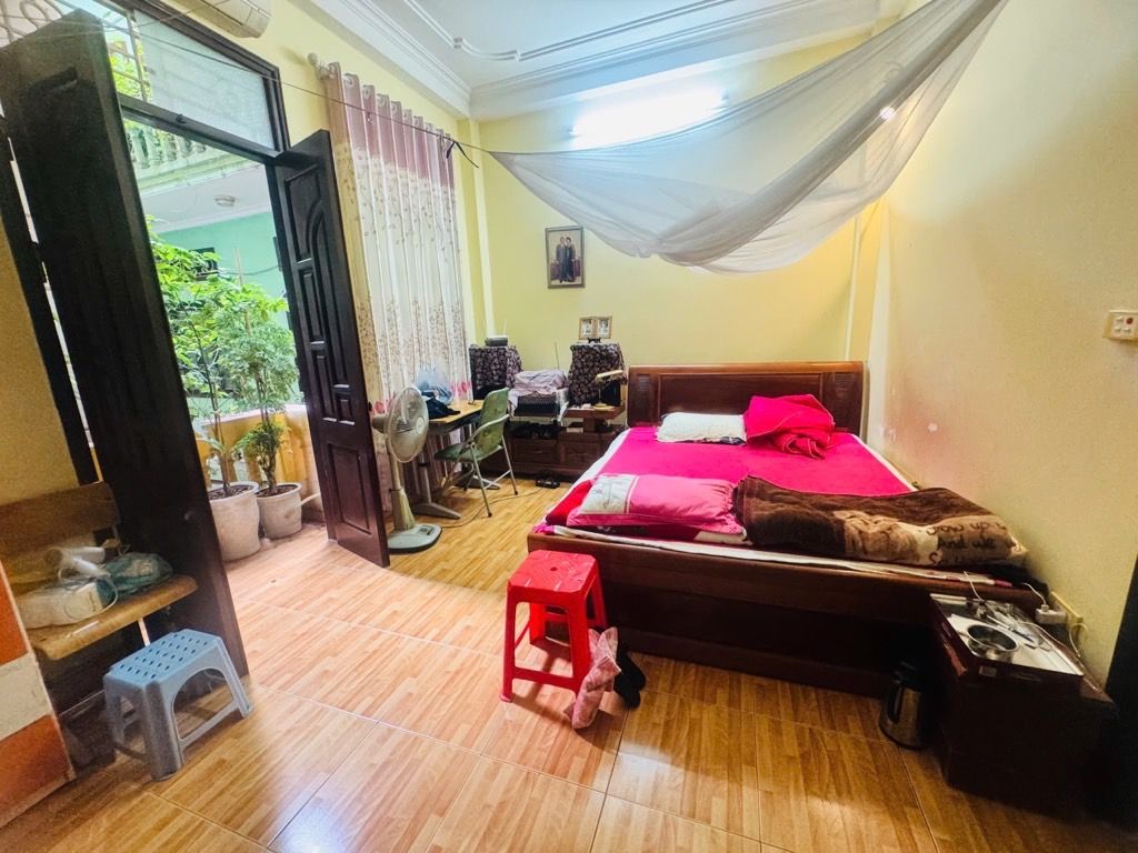 Bán nhà Quan Nhân - diện tích 31m2 5 tầng - gần ô tô - giá 10,6 tỷ