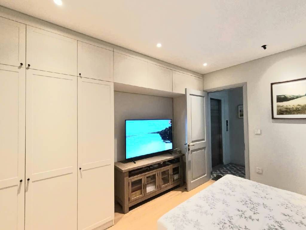 Bán nhà Hào Nam - diện tích 31.7m2 6 tầng - Lô góc, thang máy - giá 11,2 tỷ