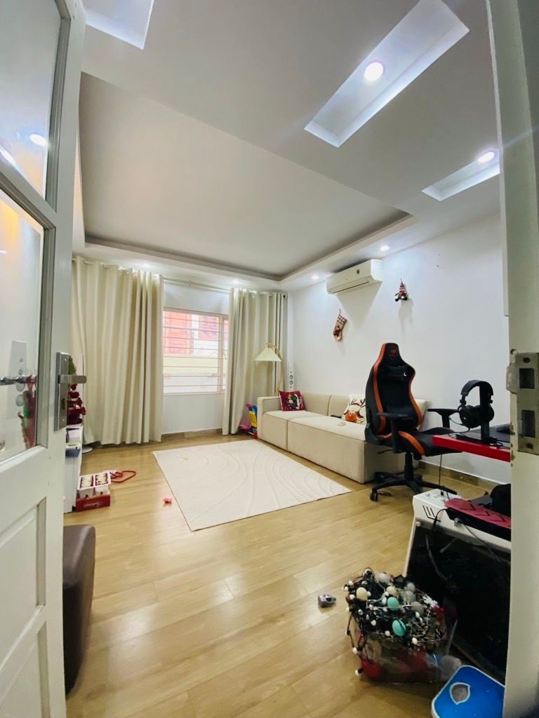 Bán nhà Đê La Thành Nhỏ - diện tích 26m2 5 tầng - lô góc 3 mặt thoáng - giá 8,6 tỷ