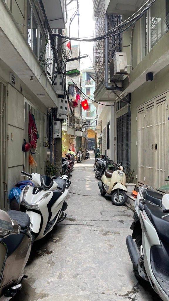 Bán nhà Đê La Thành Nhỏ - diện tích 26m2 5 tầng - lô góc 3 mặt thoáng - giá 8,6 tỷ