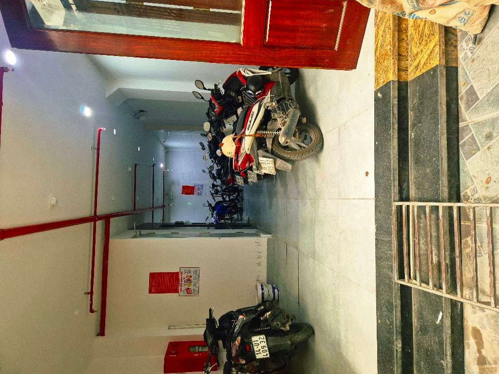 Bán nhà Ngõ Trại Cá - diện tích 56m2 6 tầng - gần ô tô đỗ - giá 14,9 tỷ