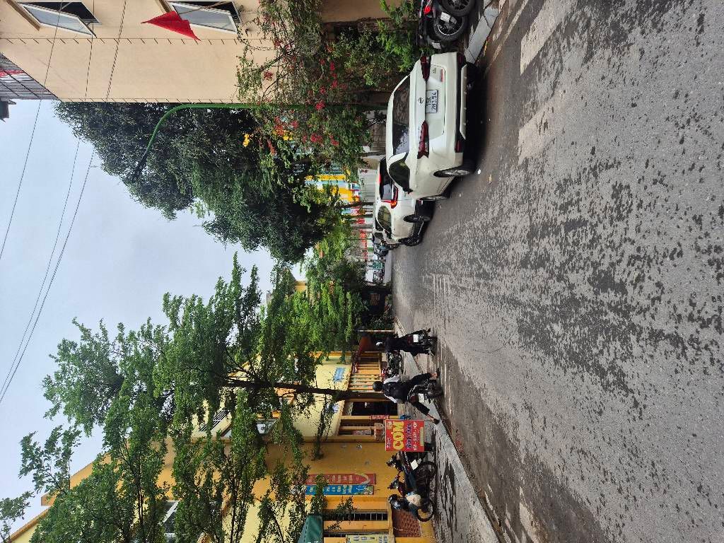 Bán nhà Ngõ Trại Cá - diện tích 56m2 6 tầng - gần ô tô đỗ - giá 14,9 tỷ