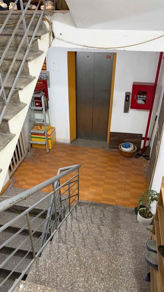 Bán nhà Giáp Nhất - diện tích 55m2 1 tầng - Thang máy - giá 2,6 tỷ