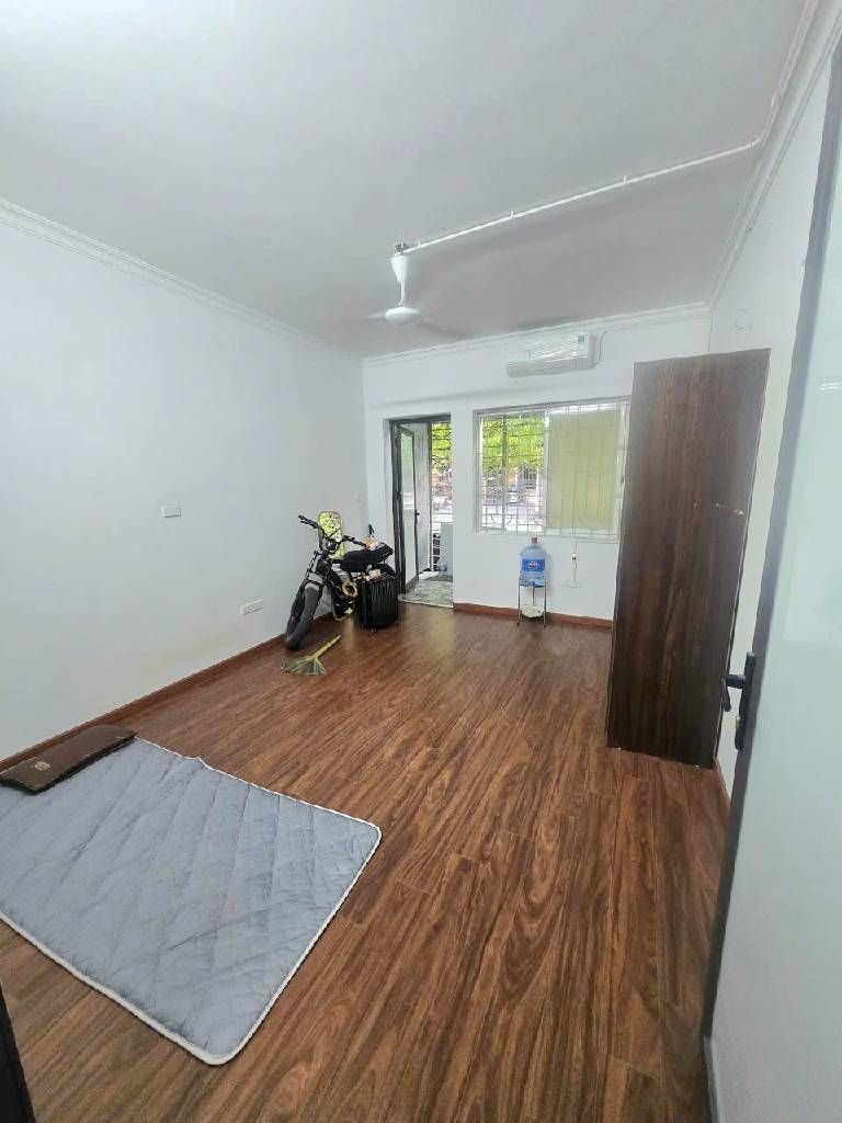 Bán nhà Nguyễn Công Trứ - diện tích 70m2 1 tầng - Căn hộ tập thể đẹp hiếm có - giá 4,5 tỷ