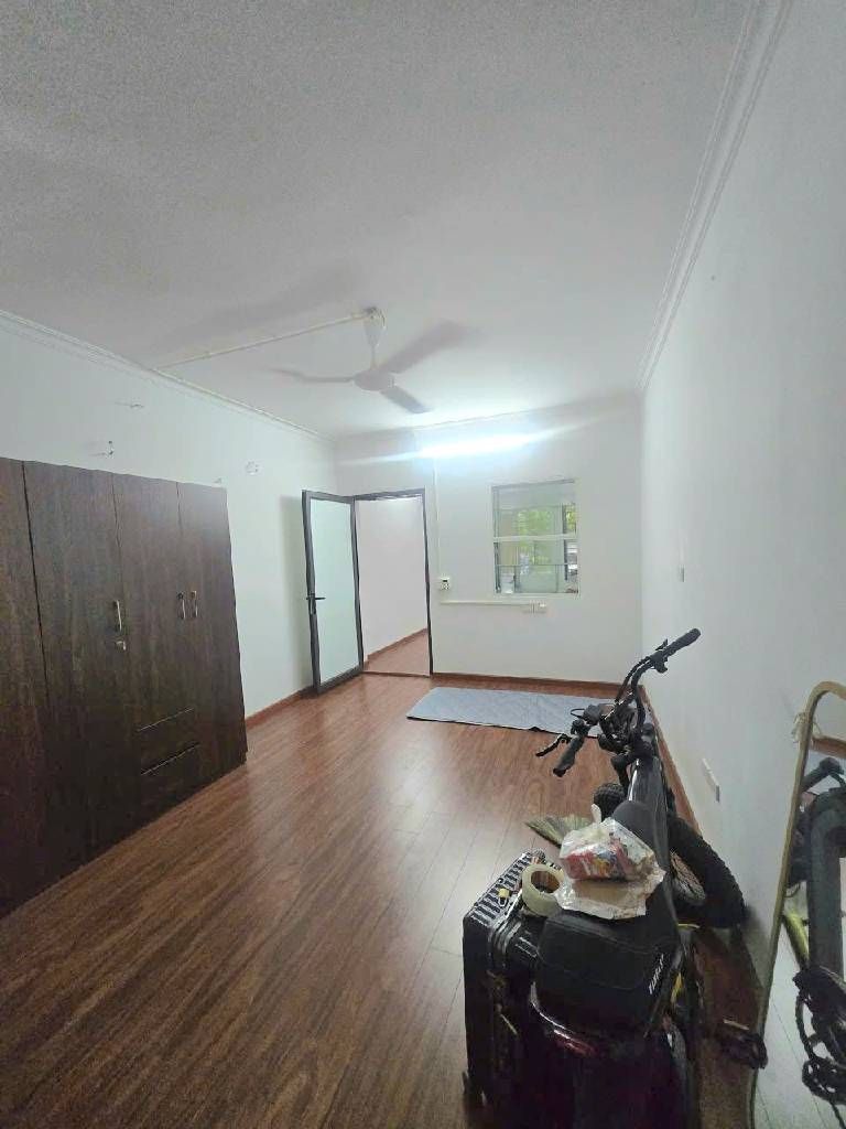 Bán nhà Nguyễn Công Trứ - diện tích 70m2 1 tầng - Căn hộ tập thể đẹp hiếm có - giá 4,5 tỷ