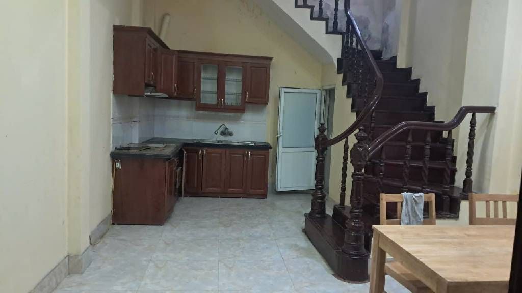 Bán nhà Thi Sách - diện tích 40m2 5 tầng - Nhà dân xây, cách 1 nhà ra phố - giá 0 tỷ