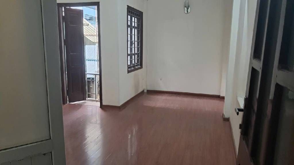 Bán nhà Thi Sách - diện tích 40m2 5 tầng - Nhà dân xây, cách 1 nhà ra phố - giá 0 tỷ