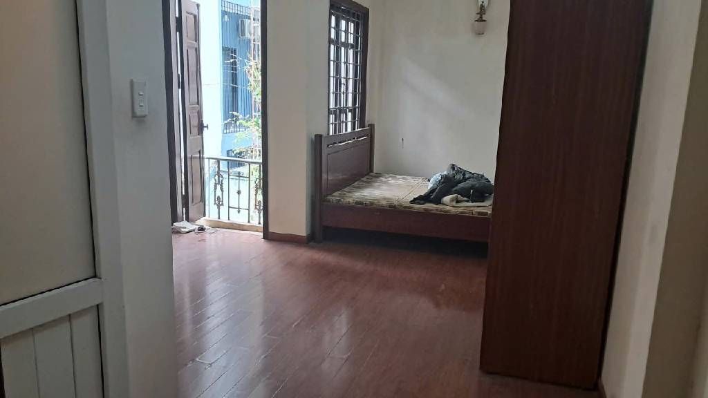 Bán nhà Thi Sách - diện tích 40m2 5 tầng - Nhà dân xây, cách 1 nhà ra phố - giá 0 tỷ