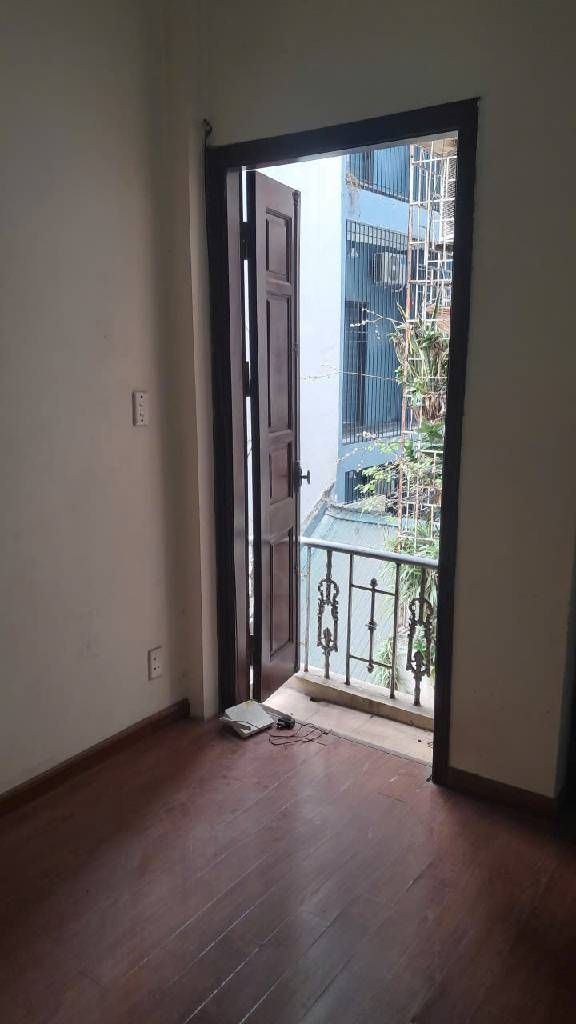 Bán nhà Thi Sách - diện tích 40m2 5 tầng - Nhà dân xây, cách 1 nhà ra phố - giá 0 tỷ