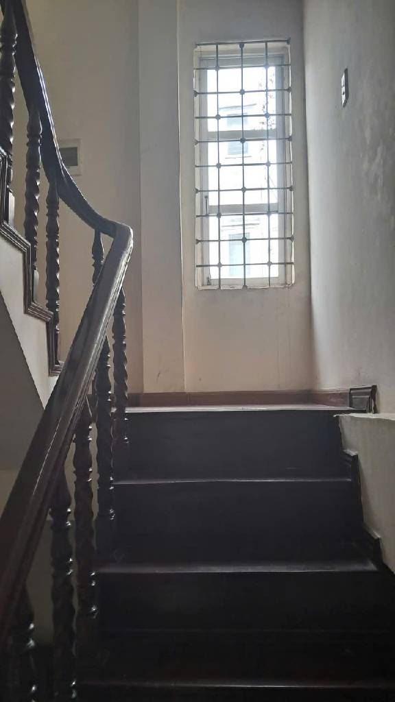 Bán nhà Thi Sách - diện tích 40m2 5 tầng - Nhà dân xây, cách 1 nhà ra phố - giá 0 tỷ