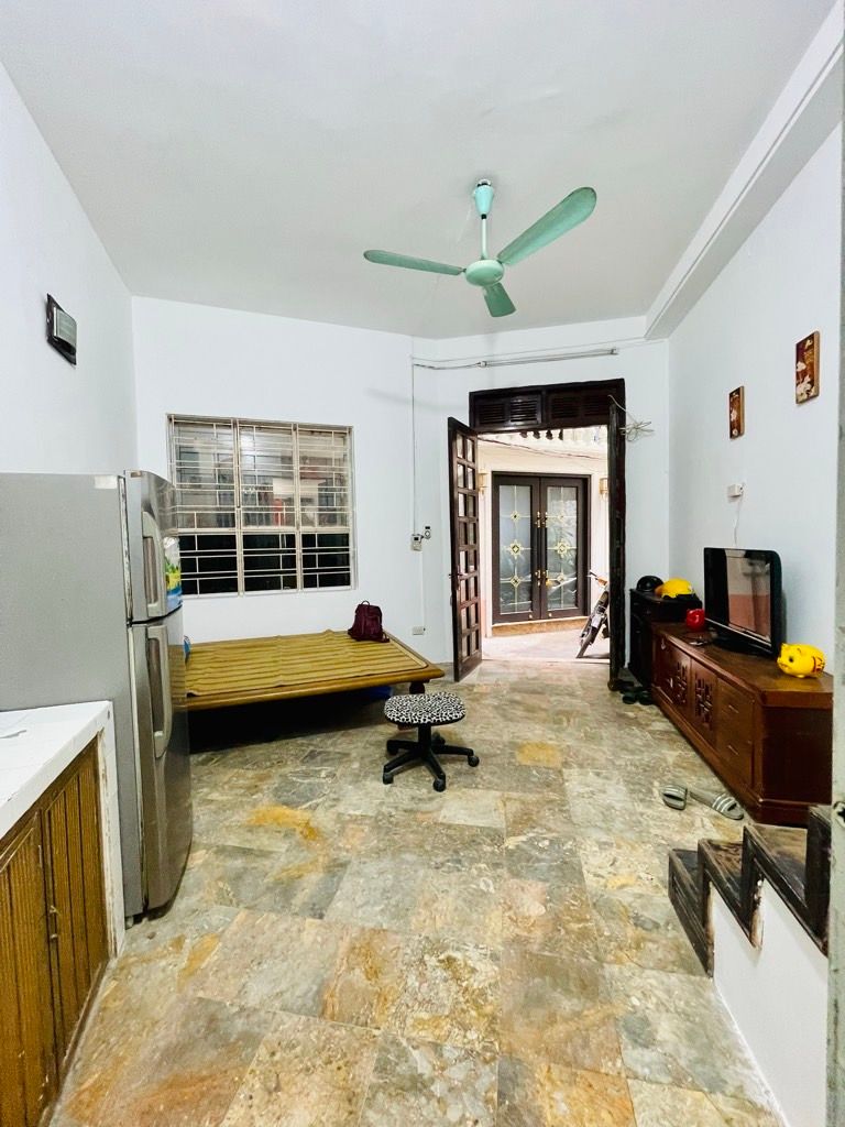 Bán nhà Trần Quý Cáp - diện tích 23m2 4 tầng - gần ô tô - giá 6,9 tỷ