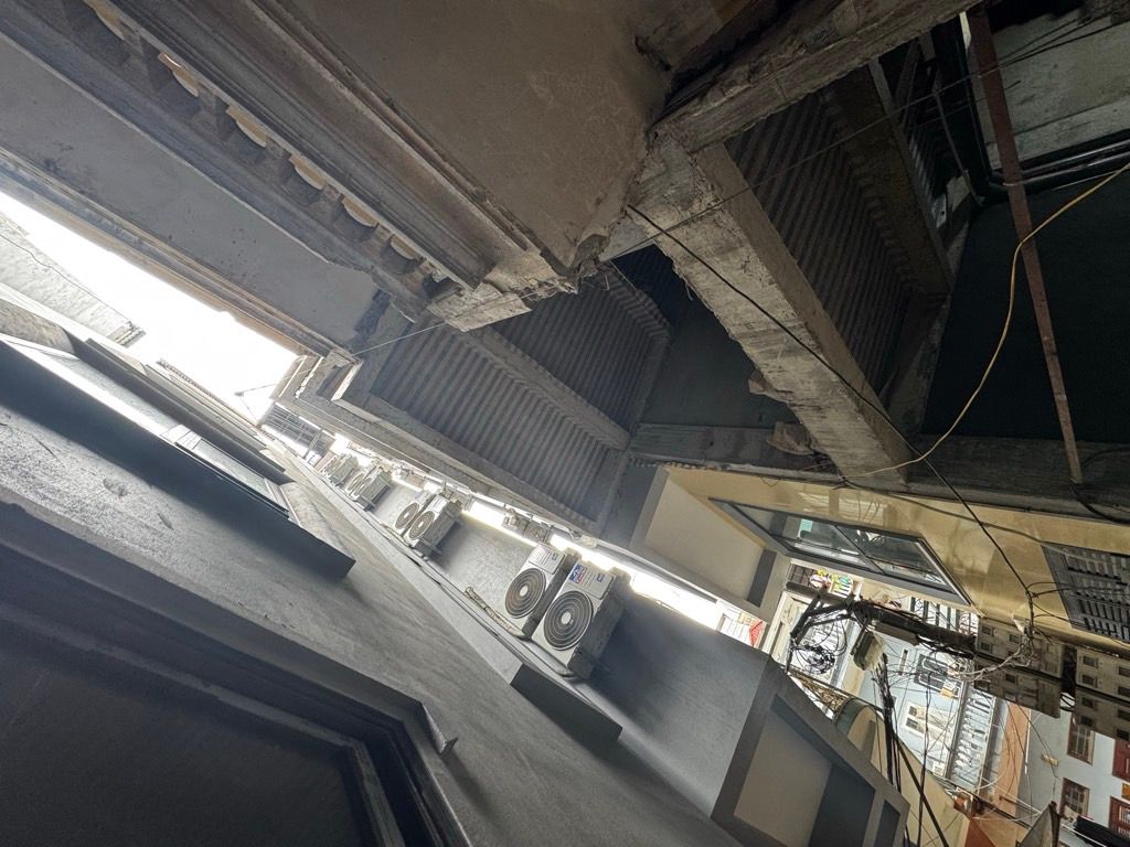 Bán nhà Phan Đình Giót - diện tích 39,8m2 7 tầng - Ô tô tránh - giá 14,9 tỷ