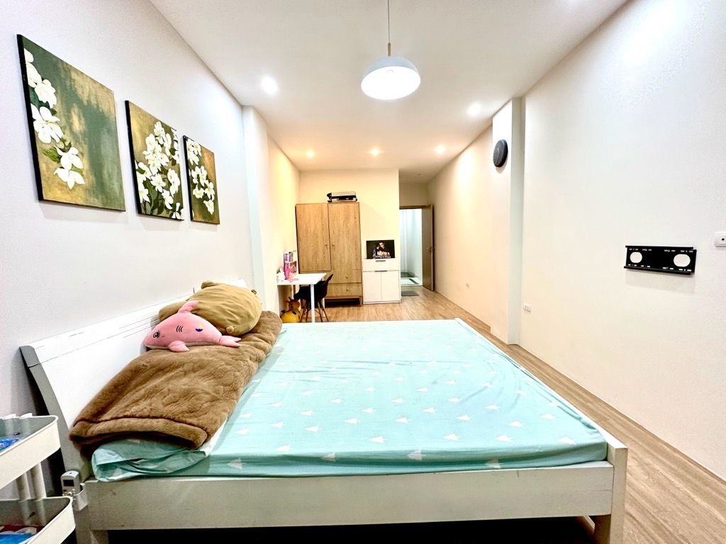 Bán nhà Nguyễn Lân - diện tích 39,9m2 5 tầng - Ô TÔ - NHÀ THOÁNG TRƯỚC SAU - giá 15,9 tỷ