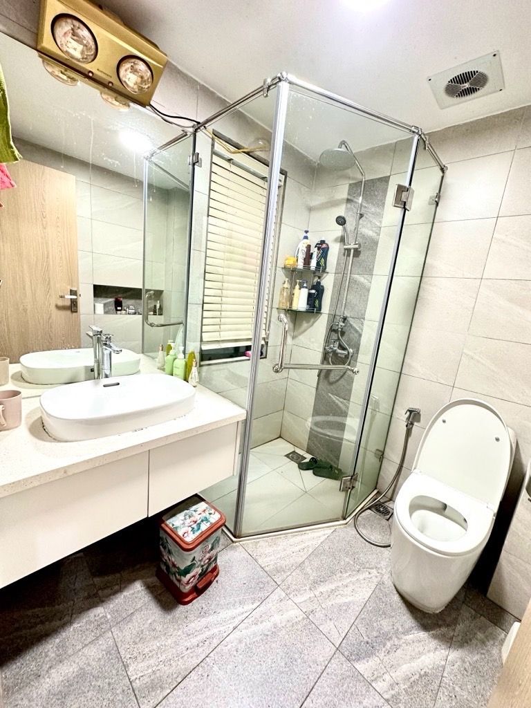 Bán nhà Nguyễn Lân - diện tích 39,9m2 5 tầng - Ô TÔ - NHÀ THOÁNG TRƯỚC SAU - giá 15,9 tỷ