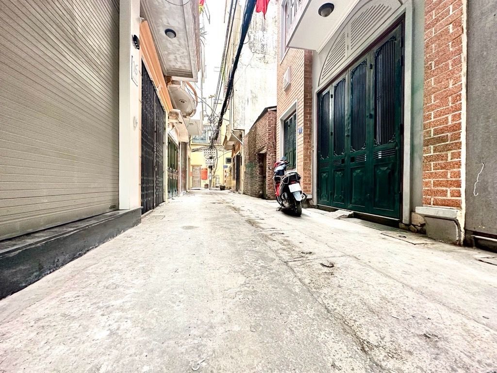 Bán nhà Nguyễn Lân - diện tích 39,9m2 5 tầng - Ô TÔ - NHÀ THOÁNG TRƯỚC SAU - giá 15,9 tỷ