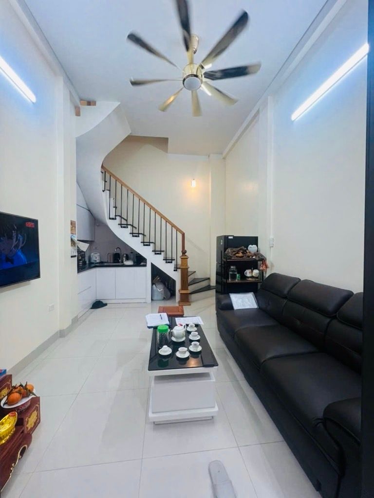 Bán nhà Nguyễn Trãi - diện tích 30m2 5 tầng - nhà vừa xây dựng - giá 8,5 tỷ