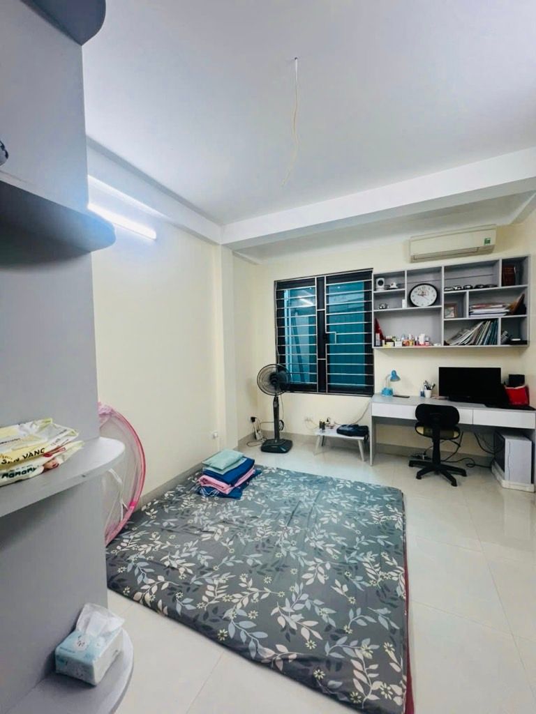 Bán nhà Nguyễn Trãi - diện tích 30m2 5 tầng - nhà vừa xây dựng - giá 8,5 tỷ