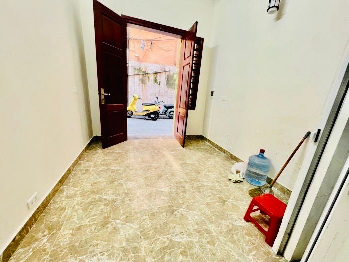 Bán nhà Thông Phong - diện tích 12m2 4 tầng - Ô TÔ ĐỖ CỬA - giá 6,2 tỷ