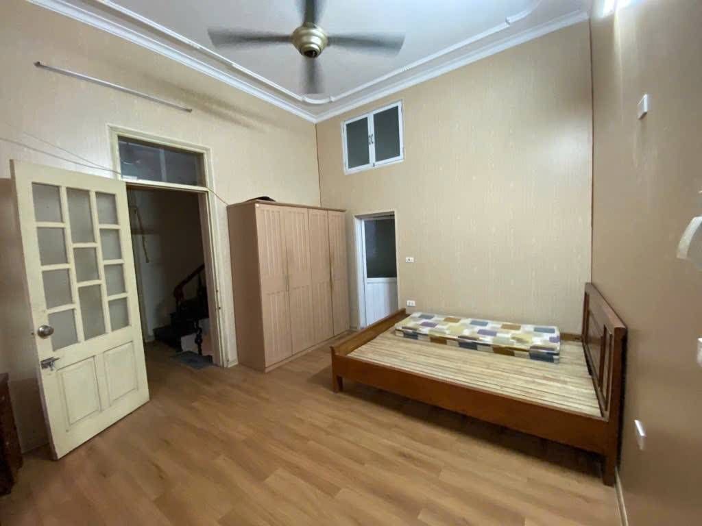 Bán nhà Quan Nhân - diện tích 68m2 4 tầng - Ô TÔ RA CỬA - giá 15,5 tỷ