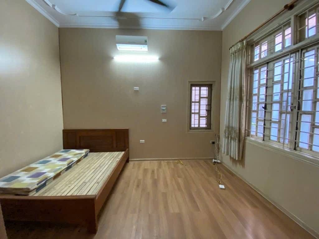 Bán nhà Quan Nhân - diện tích 68m2 4 tầng - Ô TÔ RA CỬA - giá 15,5 tỷ