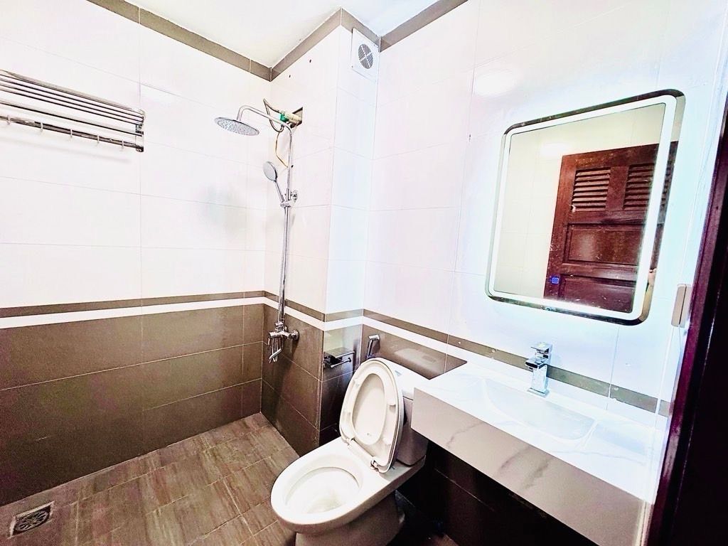 Bán nhà Thịnh Liệt - diện tích 39m2 5 tầng - ô tô đỗ cửa - giá 11,96 tỷ