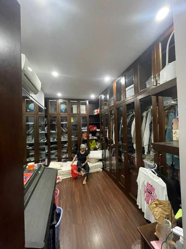 Bán nhà VinHome Nguyễn Chí Thanh - diện tích 80.1m2 1 tầng - Căn hộ cao cấp - giá 16 tỷ