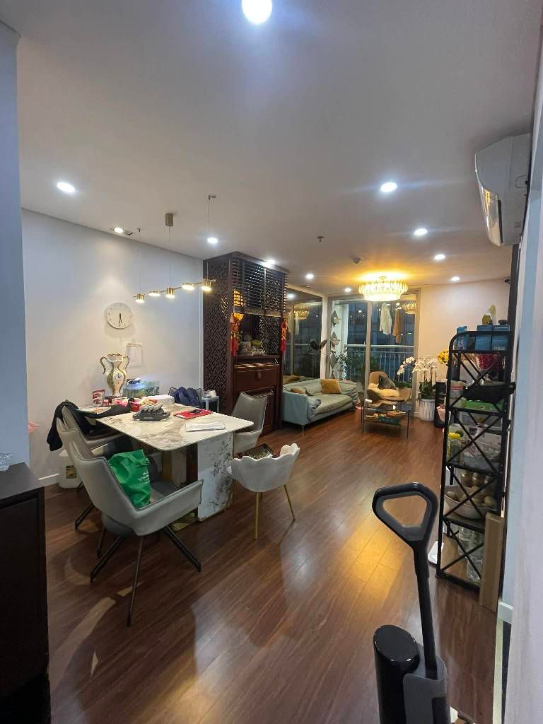 Bán nhà VinHome Nguyễn Chí Thanh - diện tích 80.1m2 1 tầng - Căn hộ cao cấp - giá 16 tỷ