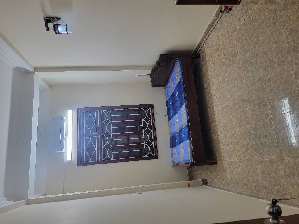 Bán nhà Ngõ Thổ Quan - diện tích 23m2 5 tầng - Nhà dân xây khung cột chắc chắn - giá 4,8 tỷ