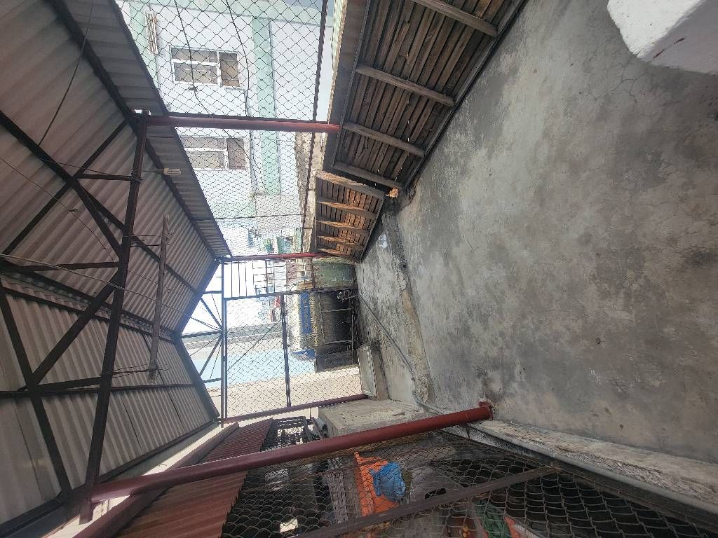 Bán nhà Ngõ Thổ Quan - diện tích 23m2 5 tầng - Nhà dân xây khung cột chắc chắn - giá 4,8 tỷ