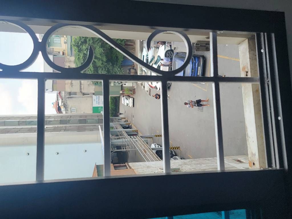 Bán nhà Ngõ Thổ Quan - diện tích 23m2 5 tầng - Nhà dân xây khung cột chắc chắn - giá 4,8 tỷ