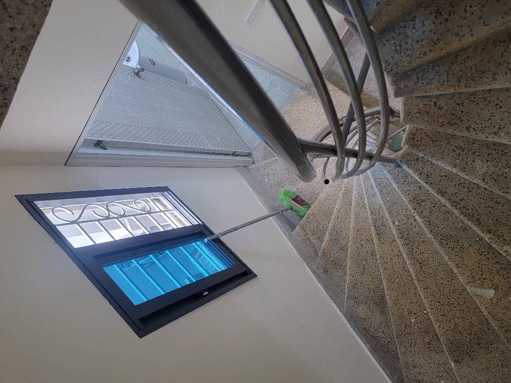 Bán nhà Ngõ Thổ Quan - diện tích 23m2 5 tầng - Nhà dân xây khung cột chắc chắn - giá 4,8 tỷ