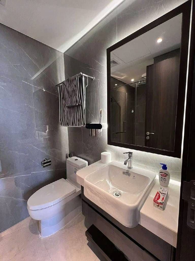 Bán nhà Nguyên Hồng - diện tích 69m2 1 tầng - Căn hộ đẹp, thoáng mát - giá 12,8 tỷ