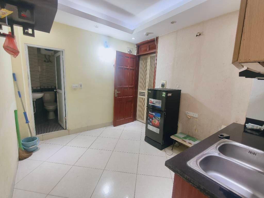 Bán nhà Vương Thừa Vũ - diện tích 30m2 1 tầng - thang máy, ô tô tránh - giá 1,75 tỷ