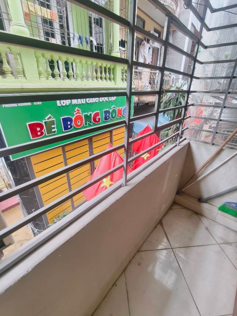 Bán nhà Vương Thừa Vũ - diện tích 30m2 1 tầng - thang máy, ô tô tránh - giá 1,75 tỷ