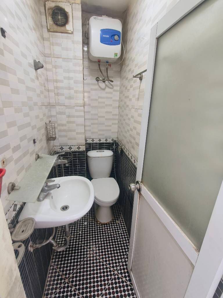 Bán nhà Vương Thừa Vũ - diện tích 30m2 1 tầng - thang máy, ô tô tránh - giá 1,75 tỷ