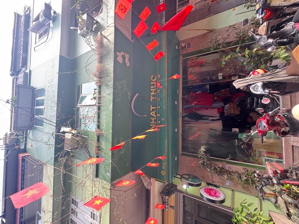 Bán nhà Thái Thịnh - diện tích 58m2 4 tầng - Ô tô tránh - giá 2,1 tỷ