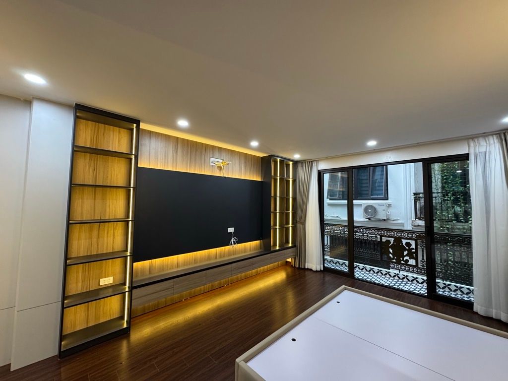 Bán nhà Đền Lừ - diện tích 50m2 6 tầng - ô tô tránh - giá 19,5 tỷ