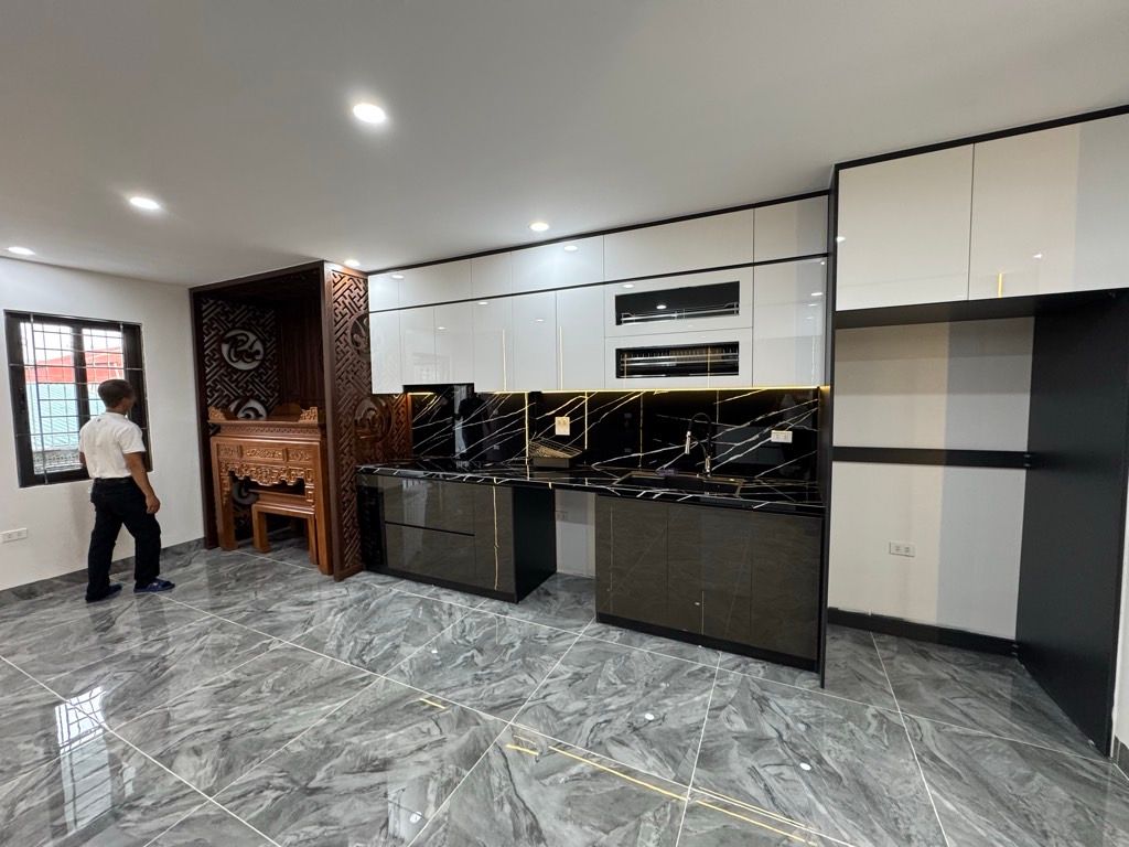 Bán nhà Đền Lừ - diện tích 50m2 6 tầng - ô tô tránh - giá 19,5 tỷ