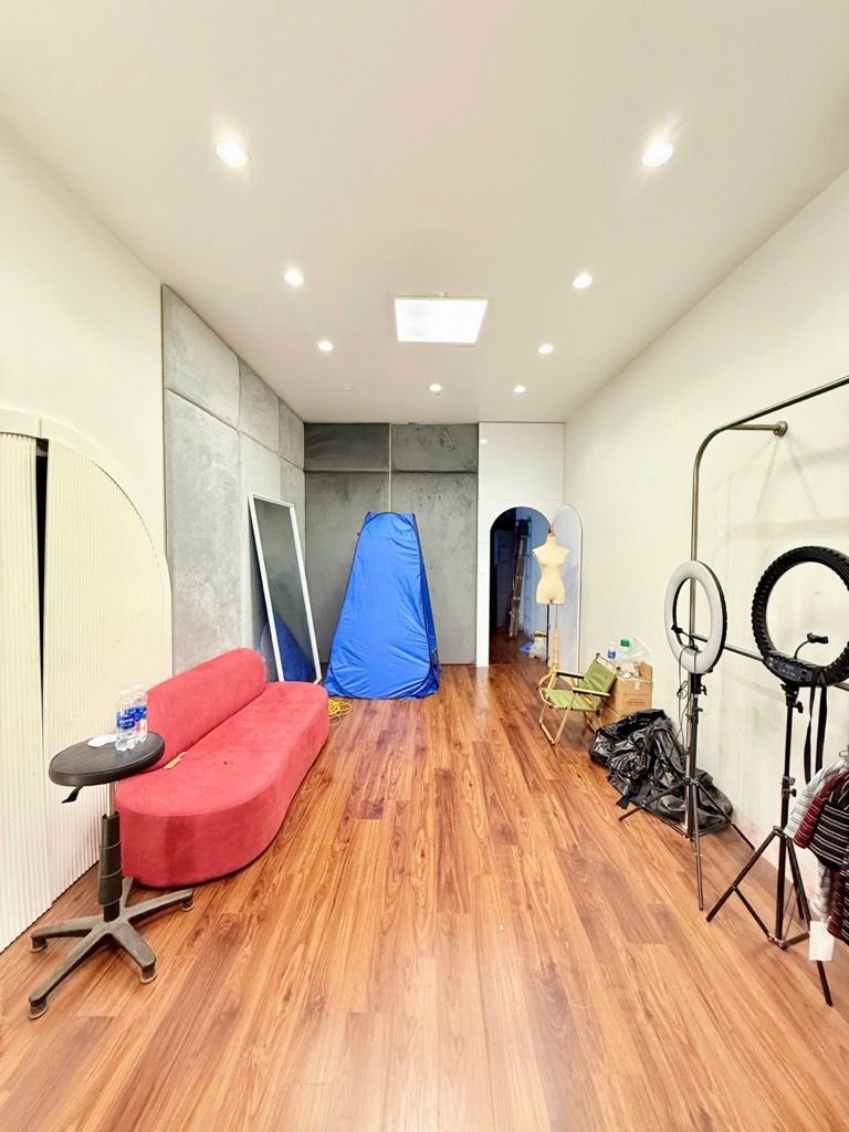 Bán nhà Nguyễn Xiển - diện tích 50.4m2 4 tầng - Mặt ngõ thông, phân lô hai mặt tiền - giá 21 tỷ