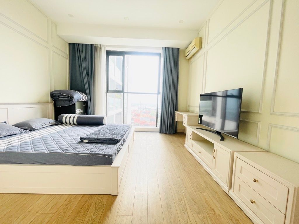 Bán nhà Lương Yên - diện tích 95.8m2 7 tầng - Chung cư cao cấp - giá 19 tỷ