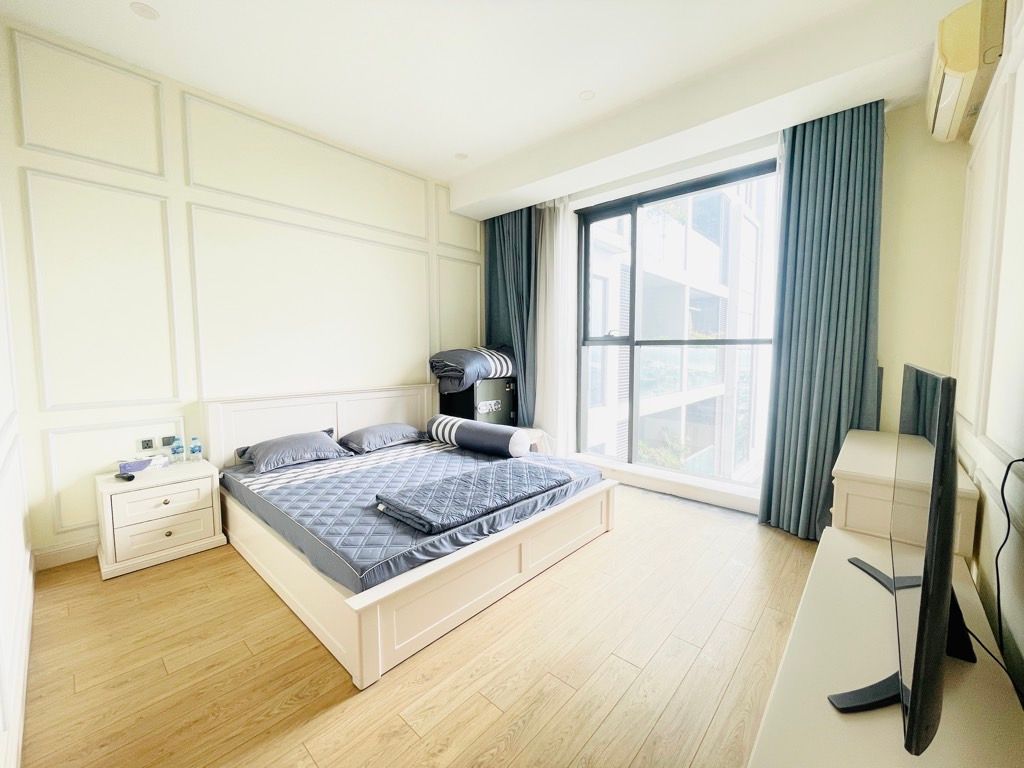 Bán nhà Lương Yên - diện tích 95.8m2 7 tầng - Chung cư cao cấp - giá 19 tỷ