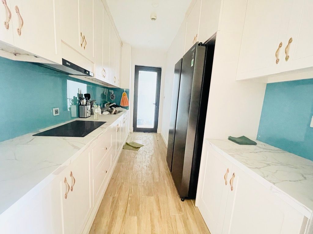 Bán nhà Lương Yên - diện tích 95.8m2 7 tầng - Chung cư cao cấp - giá 19 tỷ