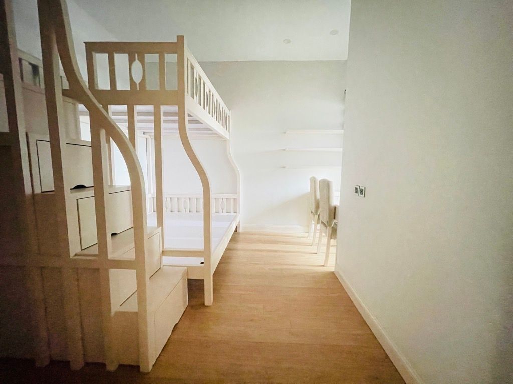 Bán nhà Lương Yên - diện tích 95.8m2 7 tầng - Chung cư cao cấp - giá 19 tỷ