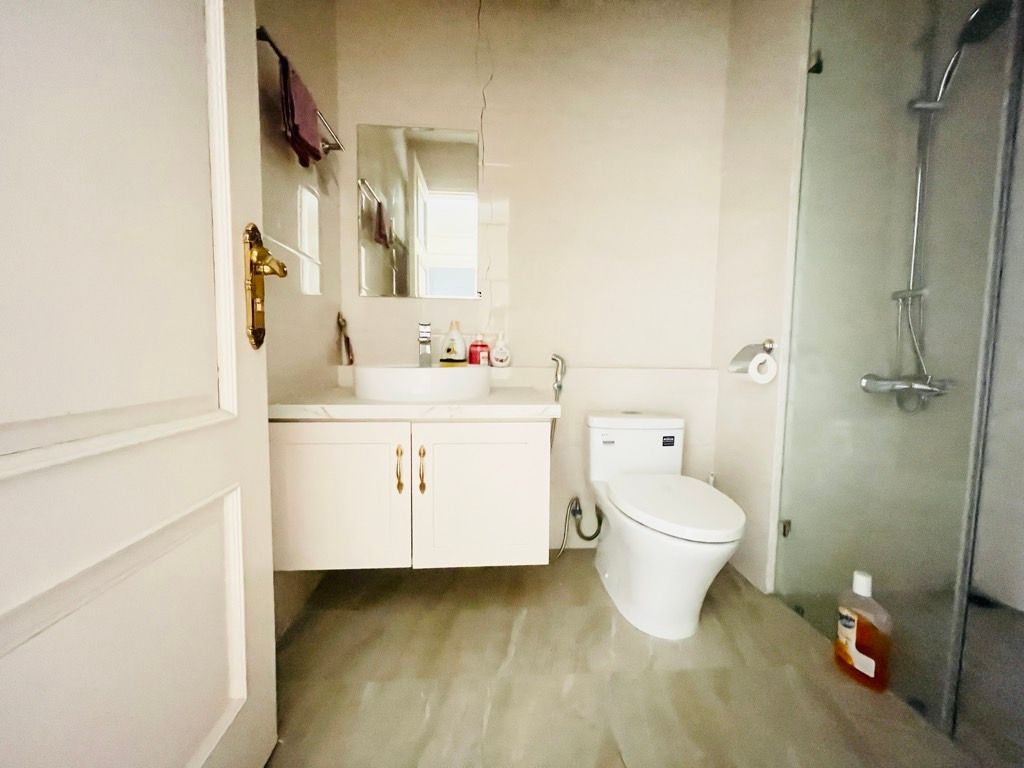 Bán nhà Lương Yên - diện tích 95.8m2 7 tầng - Chung cư cao cấp - giá 19 tỷ