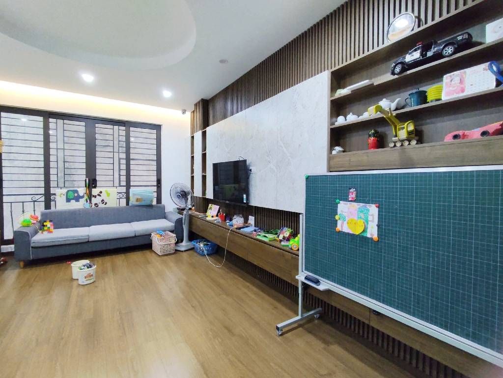 Bán nhà Quan Nhân - diện tích 36m2 7 tầng - Nhà đẹp như mới - giá 12,6 tỷ